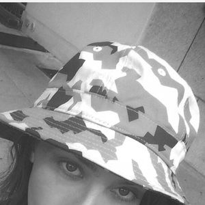 Meet your Posher, Streetweargxddess